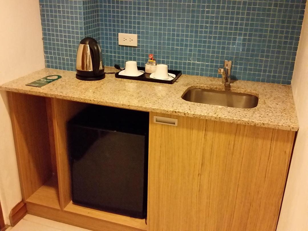 คราวน์ เรเจนซี คอร์ทยาร์ด โฮเต็ล Hotel Balabag  ภายนอก รูปภาพ